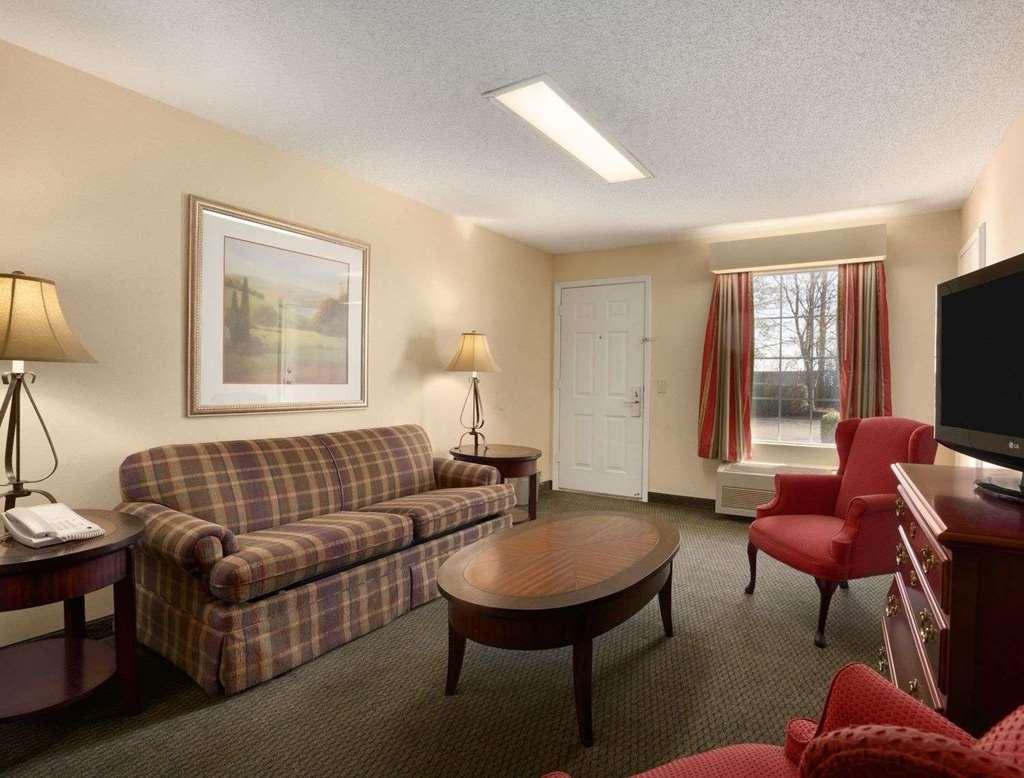 Отель Baymont By Wyndham Salem Roanoke Area Номер фото