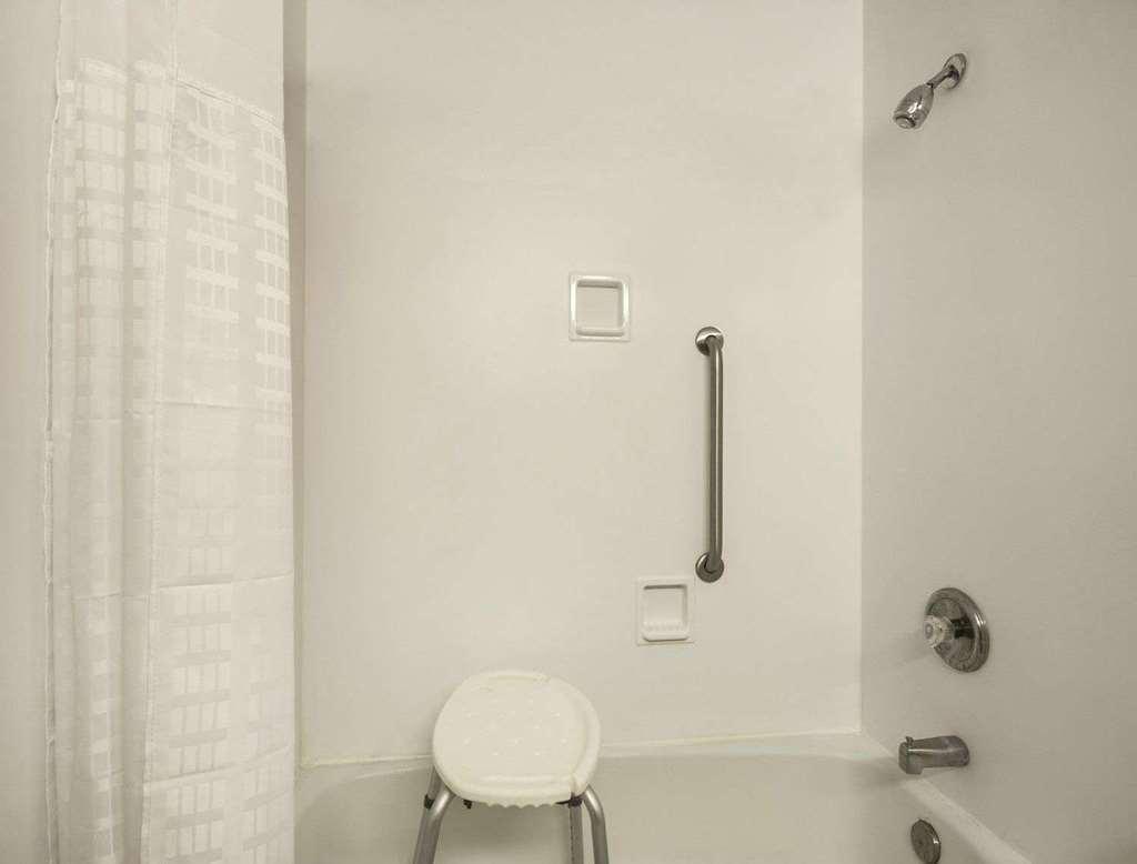Отель Baymont By Wyndham Salem Roanoke Area Экстерьер фото