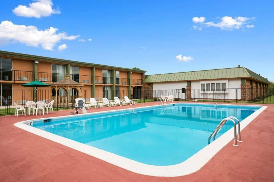 Отель Baymont By Wyndham Salem Roanoke Area Экстерьер фото